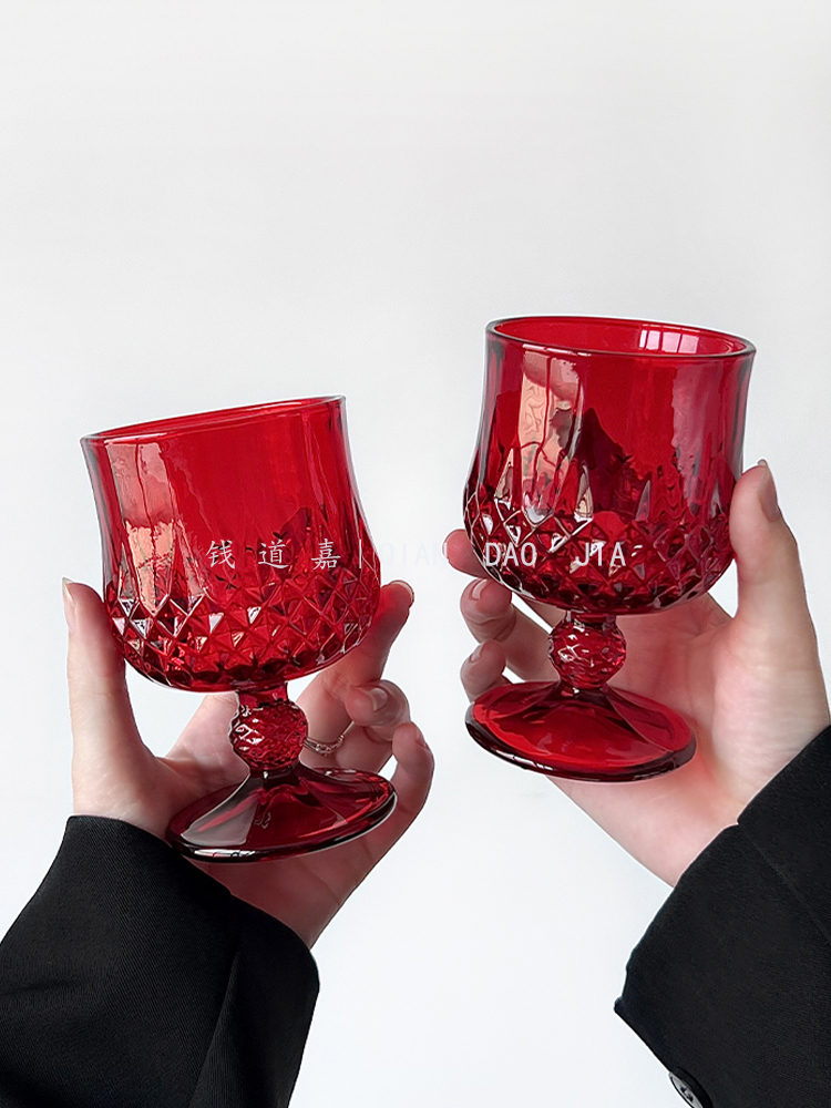 빈티지 레드 인 스타일 양각 높은 발 유리, 무연 유리 - Wine Beer Foot 리뷰 및 가격